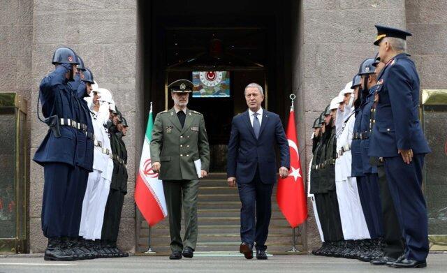 دیدار وزرای دفاع ایران و ترکیه