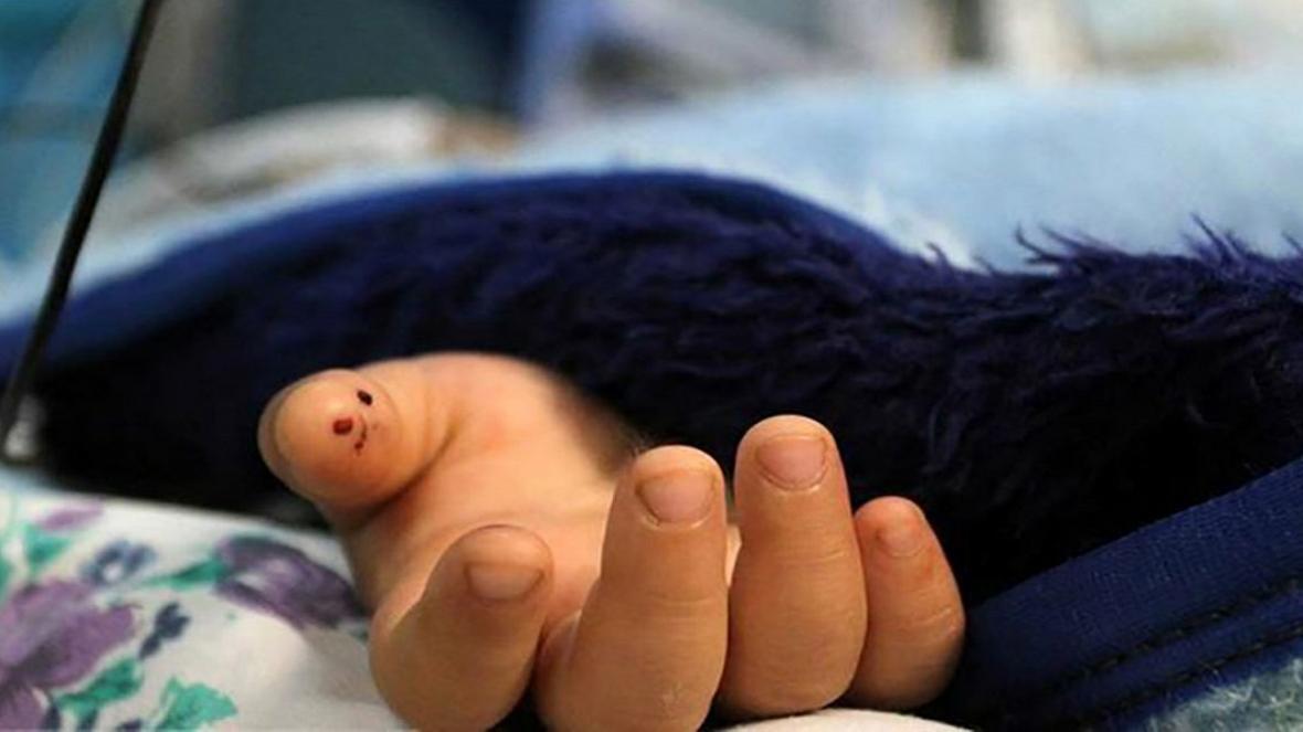 تاب بازی جان دختر 9 ساله را گرفت تاب بازی جان دختر 9 ساله را گرفت