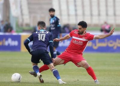 لیگ برتر فوتبال، پیروزی پرسپولیس مقابل پیکان در 45 دقیقه نخست