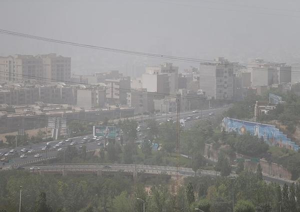احتمال تشکیل کمیته اضطرار آلودگی هوا؛ تهران شنبه تعطیل می گردد؟